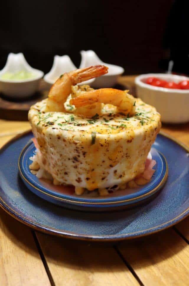 Escondidinho de Camarão recipe served on a plate, by Boteco Restaurant