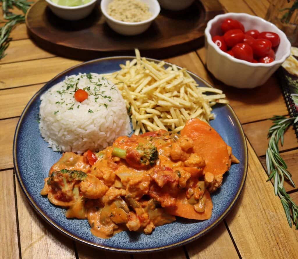 Strogonoff Vegan recipe served on a plate, by Boteco Restaurant
