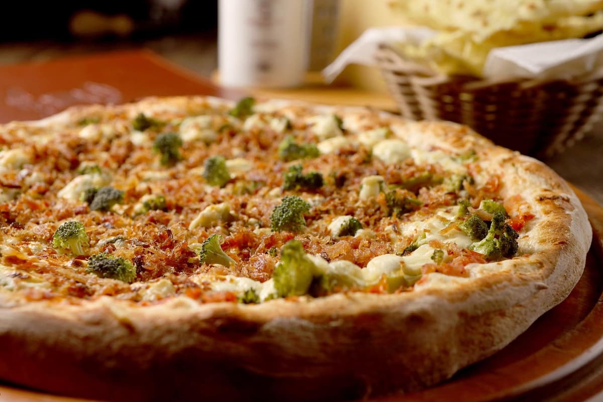 Pizza Broccolino recipe served on a plate, by Margherita Pizzeria