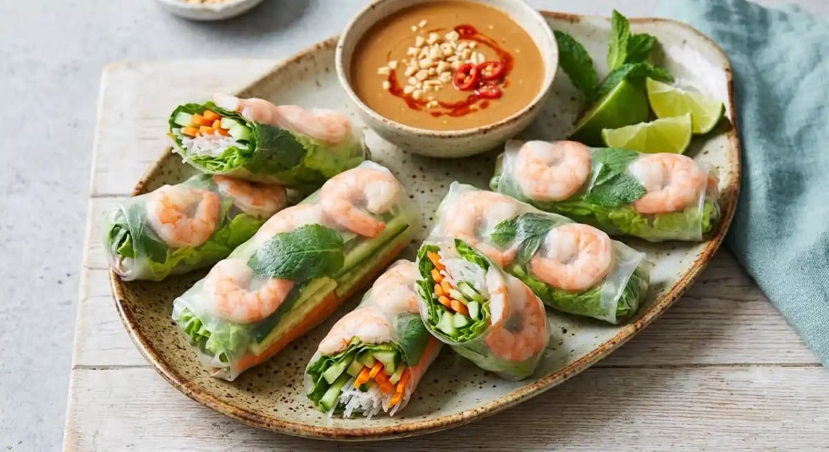 Vietnamese Spring Rolls recipe served on a plate, by Tâm Tâm Vietnamese Spring Rolls recipe served on a plate, by Tâm Tâm