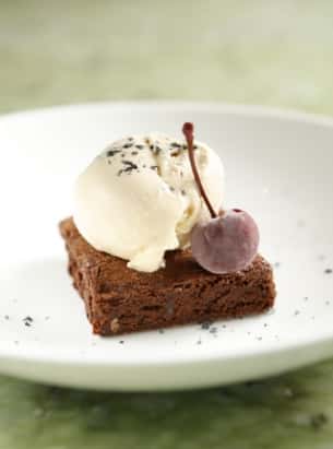Brownie recipe served on a plate, by Park Grill | Arkansas Museum of Fine Arts Brownie recipe served on a plate, by Park Grill | Arkansas Museum of Fine Arts