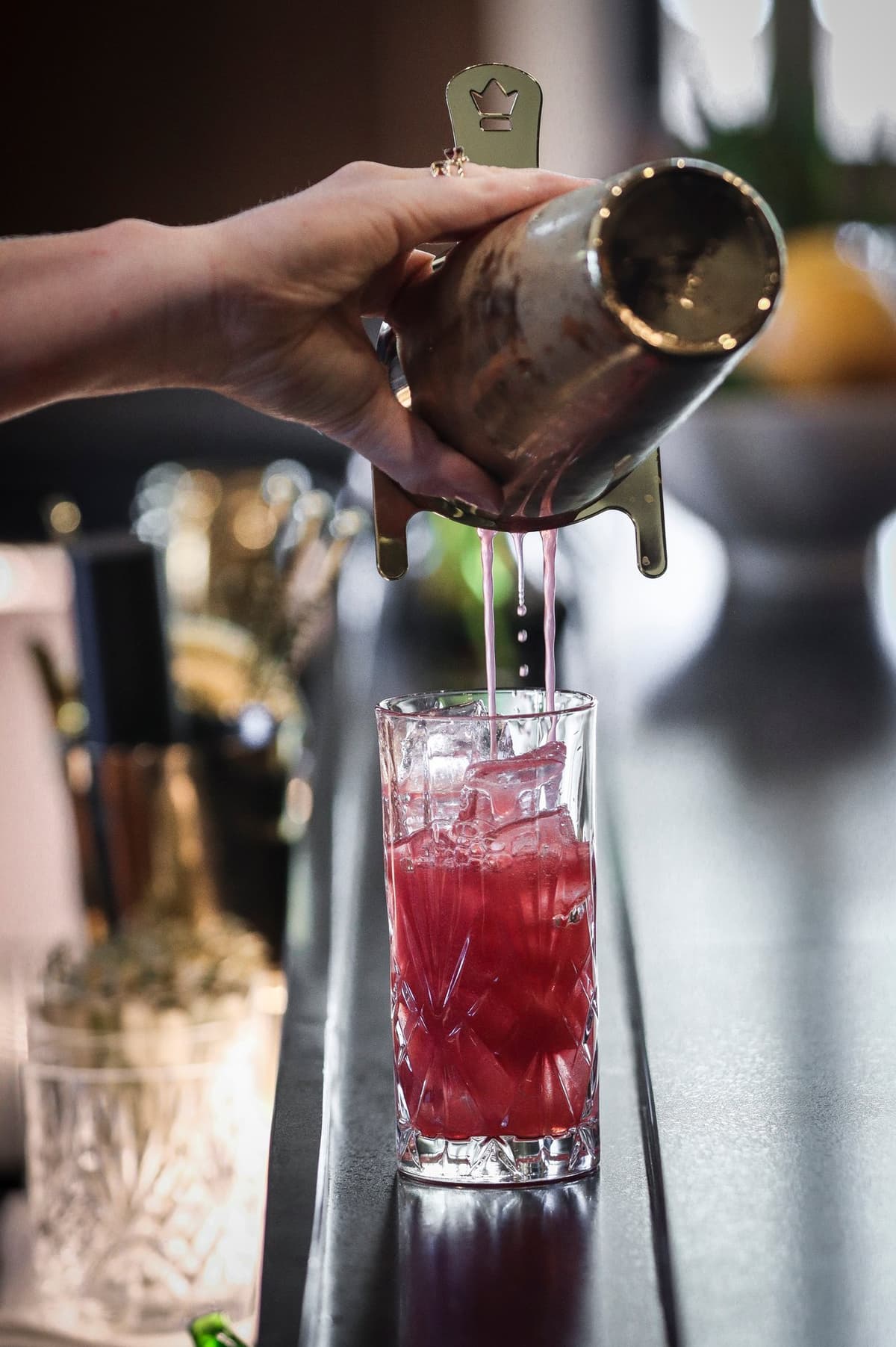 Cocktails recipe served on a plate, by The Common Good Cocktails recipe served on a plate, by The Common Good