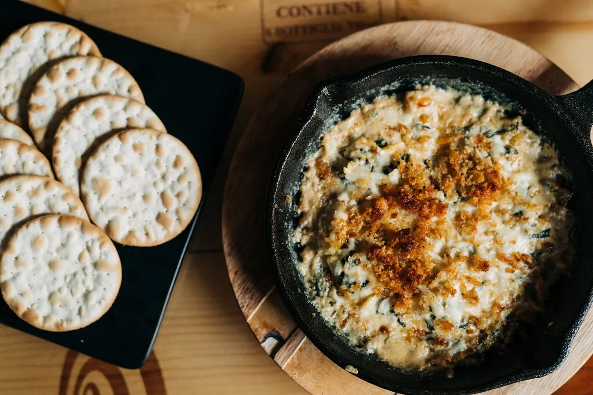 skillet and crackers