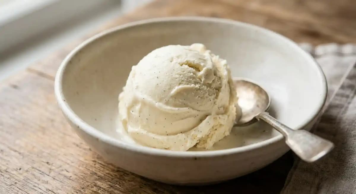 * Glace à la vanille
